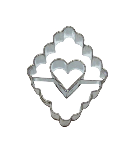 Scalloped diamond / heart cut-out – cookie cutter, tinplate